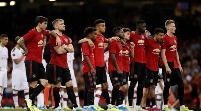 Who should be the penalty taker of Manchester United?