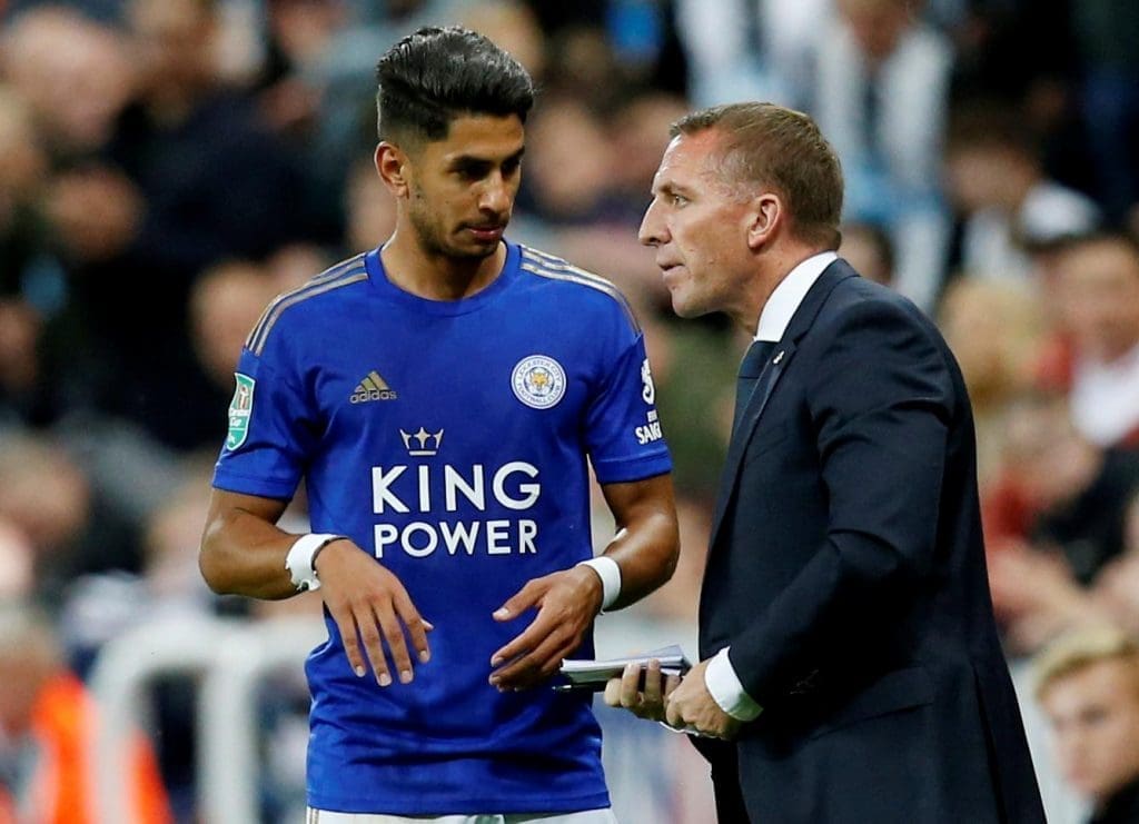 Leicester-City-manager-Brendan-Rodgers-speaks-to-Leicester-Citys-Ayoze-Perez