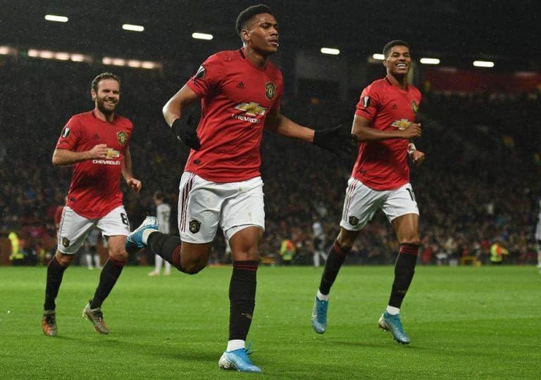 It’s not the coach, it is the players that Manchester United should sell!