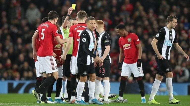 scott-mctominay-manchester-united-yellow-card-newcastle-united