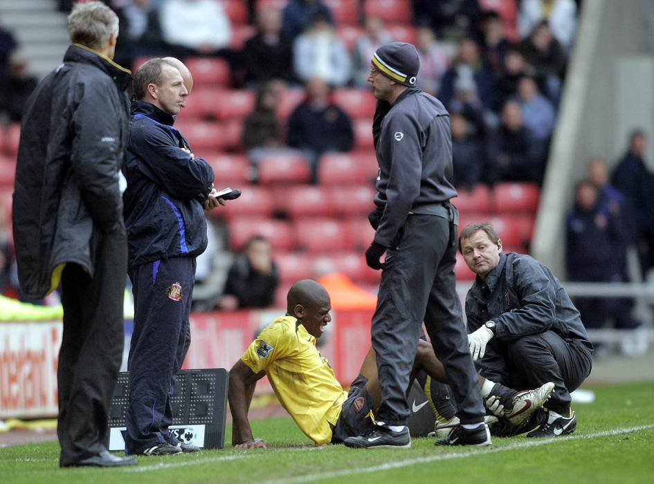 Abou-Diaby-injury.jpg