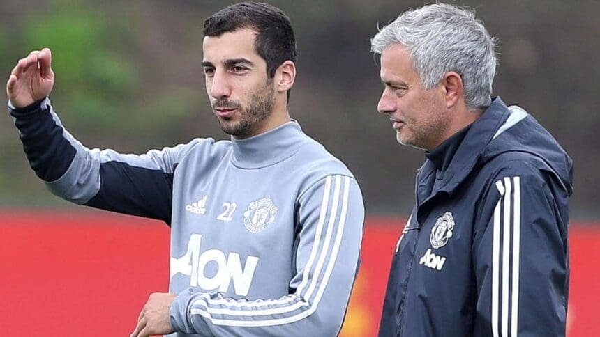 henrikh-mkhitaryan-jose-mourinho-manchester-united