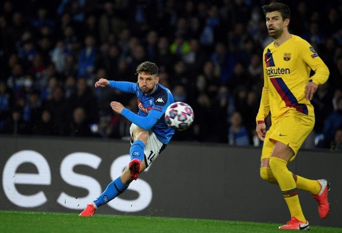 Mertens-Napoli-free-kick