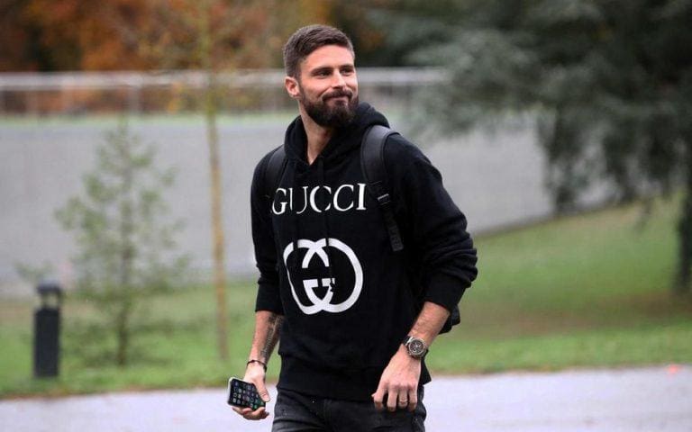 Olivier Giroud may decide to stay at Chelsea beyond summer