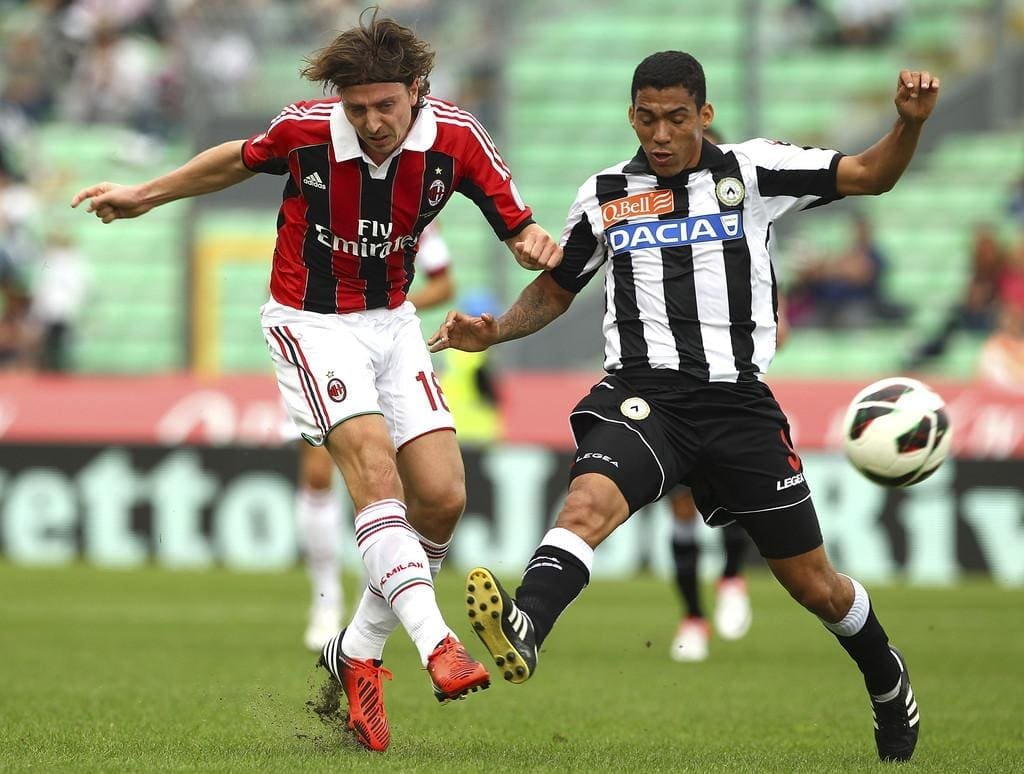 Udinese-Calcio-v-AC-Milan-Serie-A-Allan