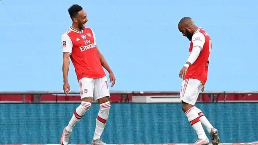 aubameyang-lacazette-goal-celebration