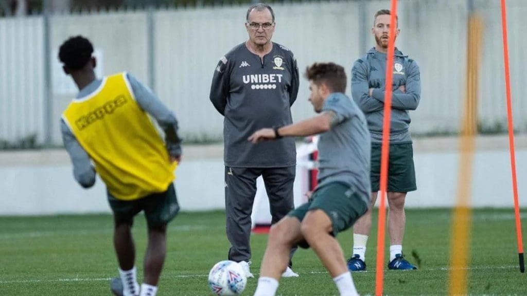 bielsa_leeds_midfielder_TRAINING