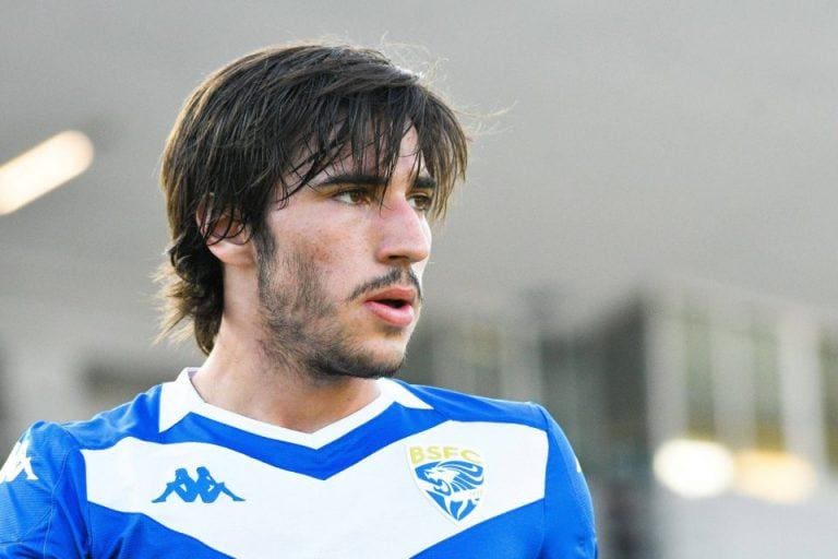 Manchester United make Sandro Tonali Approach