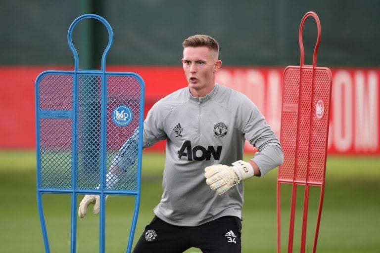 Dean Henderson pens a new deal with Manchester United