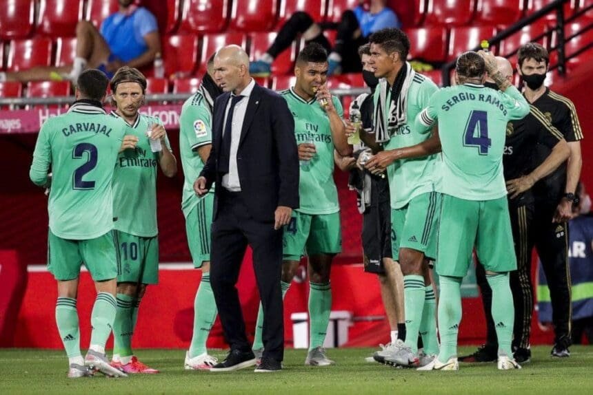 real-madrid-drinks-break-zidane