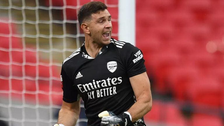 Emiliano Martínez not traveling to Fulham amid Aston Villa rumours