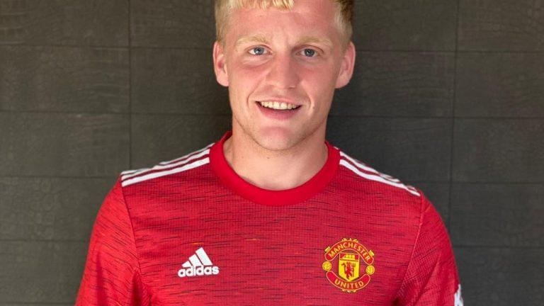 OFFICIAL: Donny van de Beek joins Manchester United