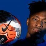 tammy-abraham-chelsea-premier-league-ball