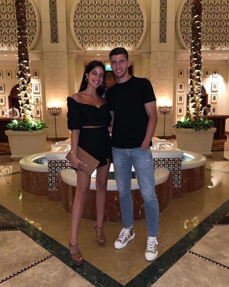 Meet Ruben Dias’ stunning girlfriend April Ivy!