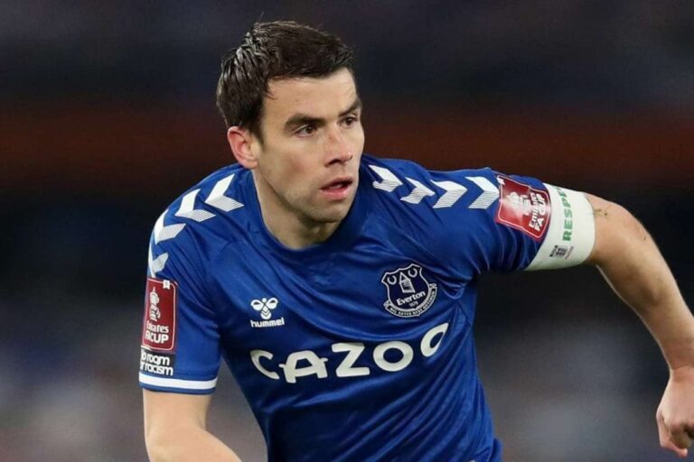 Seamus Coleman has “forever” contract with Everton & it’s important that he stays at Goodison Park