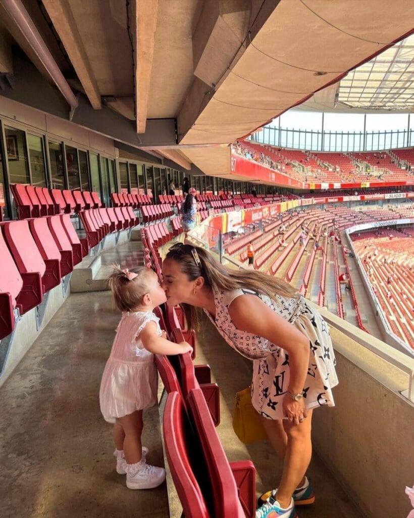 Leonita-Xhaka-with-her-daughter-at-Emirates-Stadium